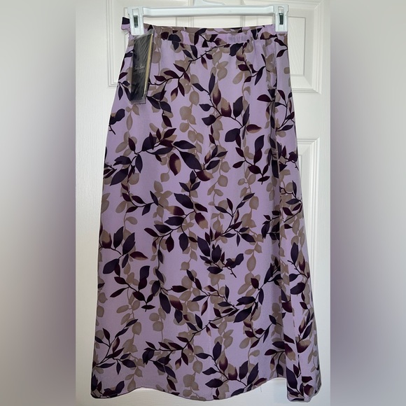 💜 NWT! 100% SILK Purple Leaves Skirt - Picture 4 of 4